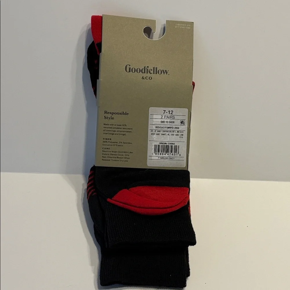 Goodfellow & Co Men's Buffalo Plaid & Solid Black Crew Socks 2 Pack